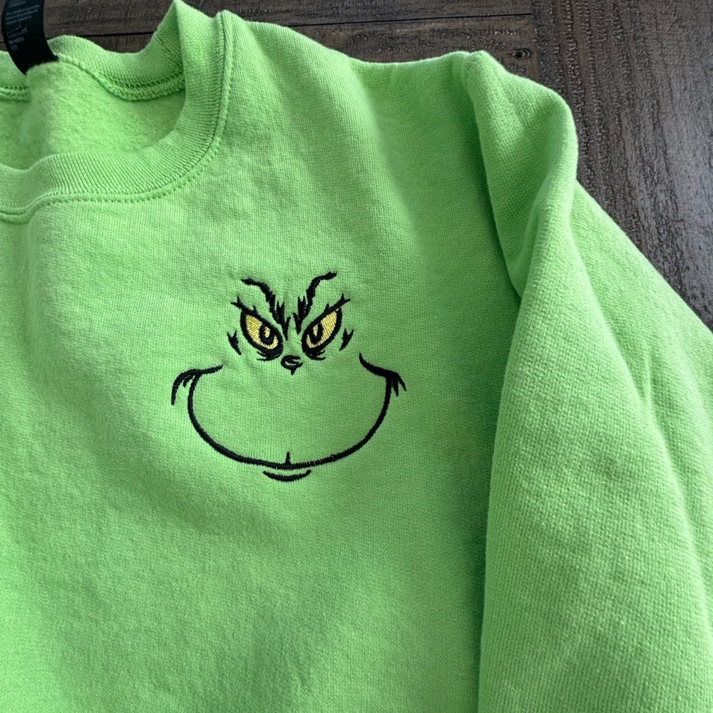 Green womens Sweater with Embroidered Design - Picture 2 of 4